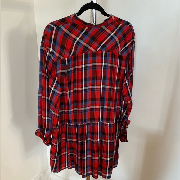 Aritzia Blouse - Picture 2 of 3